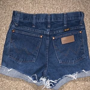 wrangler jean shorts size 27